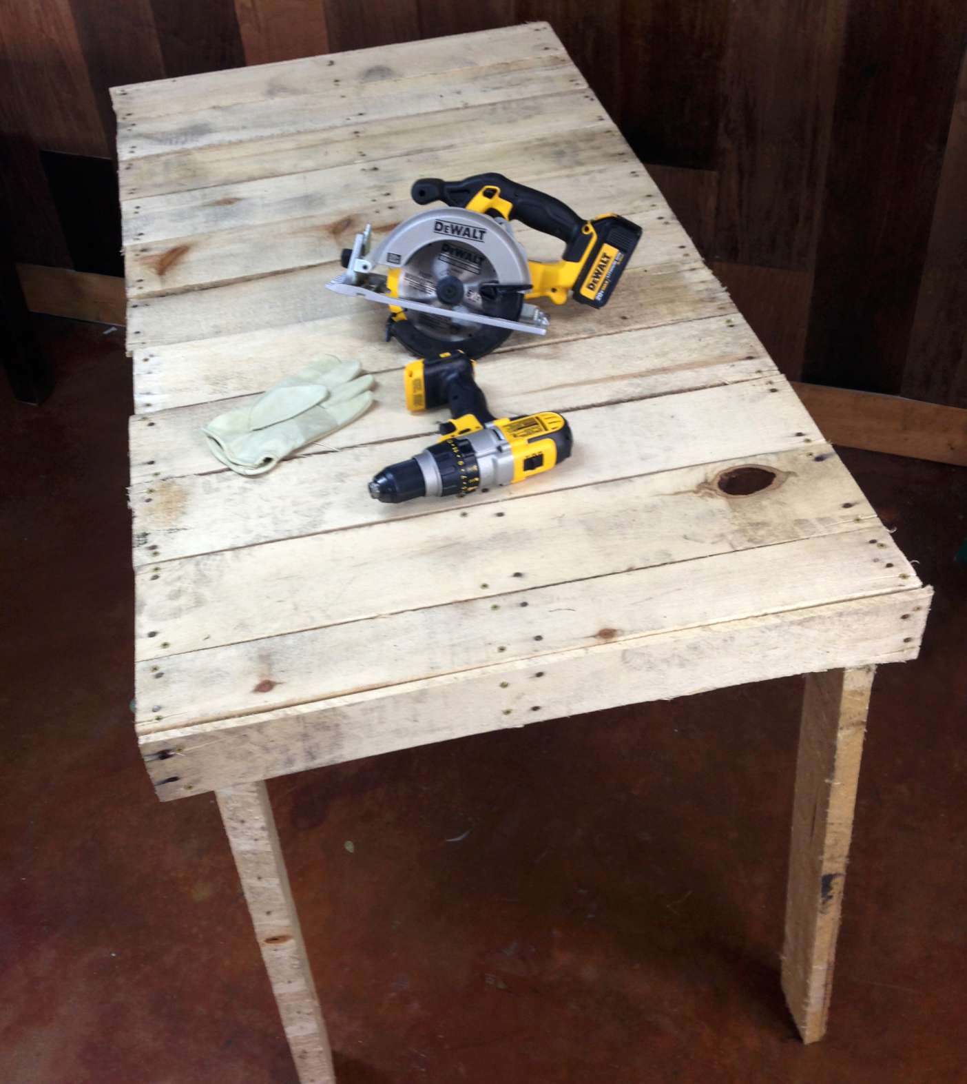 make-a-pallet-workbench-in-under-2-hours-diy-ready