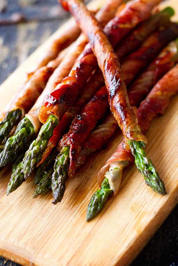 DIY-Finger-Foods-Prosciutto-Asparagus-1