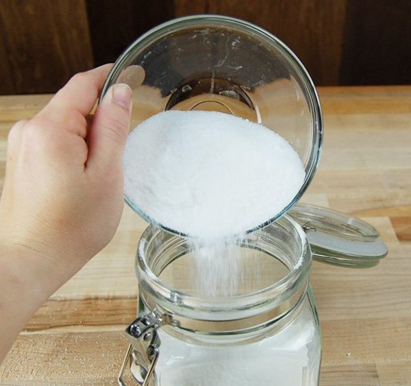 Pour ingredients into mason jar