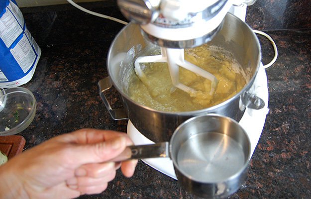 how to make homemade cinnamon rolls