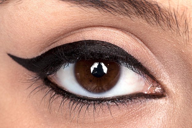 makeup-tutorials-how-to-apply-liquid-eyeliner-how-to-apply-black-liquid-eyeliner