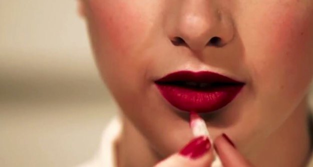 makeup-tutorials-how-to-apply-lipstick-how-to-put-on-lipstick-best-red-lipstick-tutorial-red-lipstick