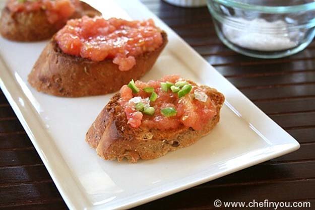 DIY-Finger-Foods-Pan-Con-Tomate-1