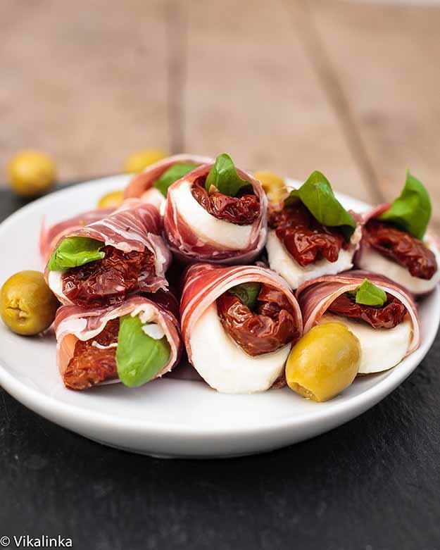 DIY Finger Foods | How To Make A Prosciutto Caprese Parcel Appetizer | Recipe and Instructions