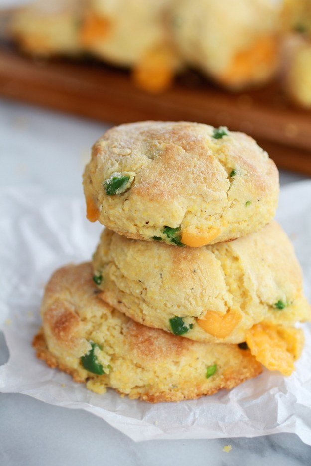 How to make cornbread biscuits 